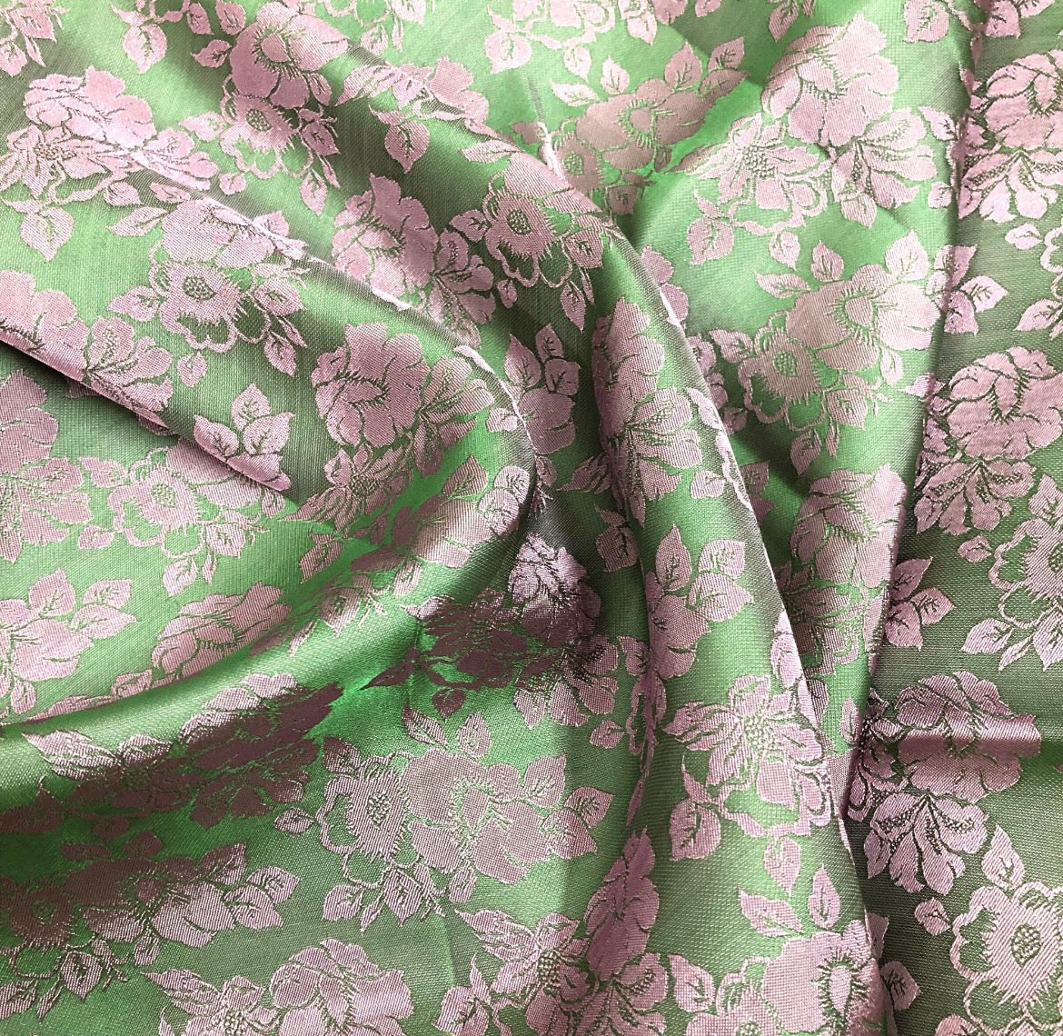 Forhåndsbestill silkekolleksjon